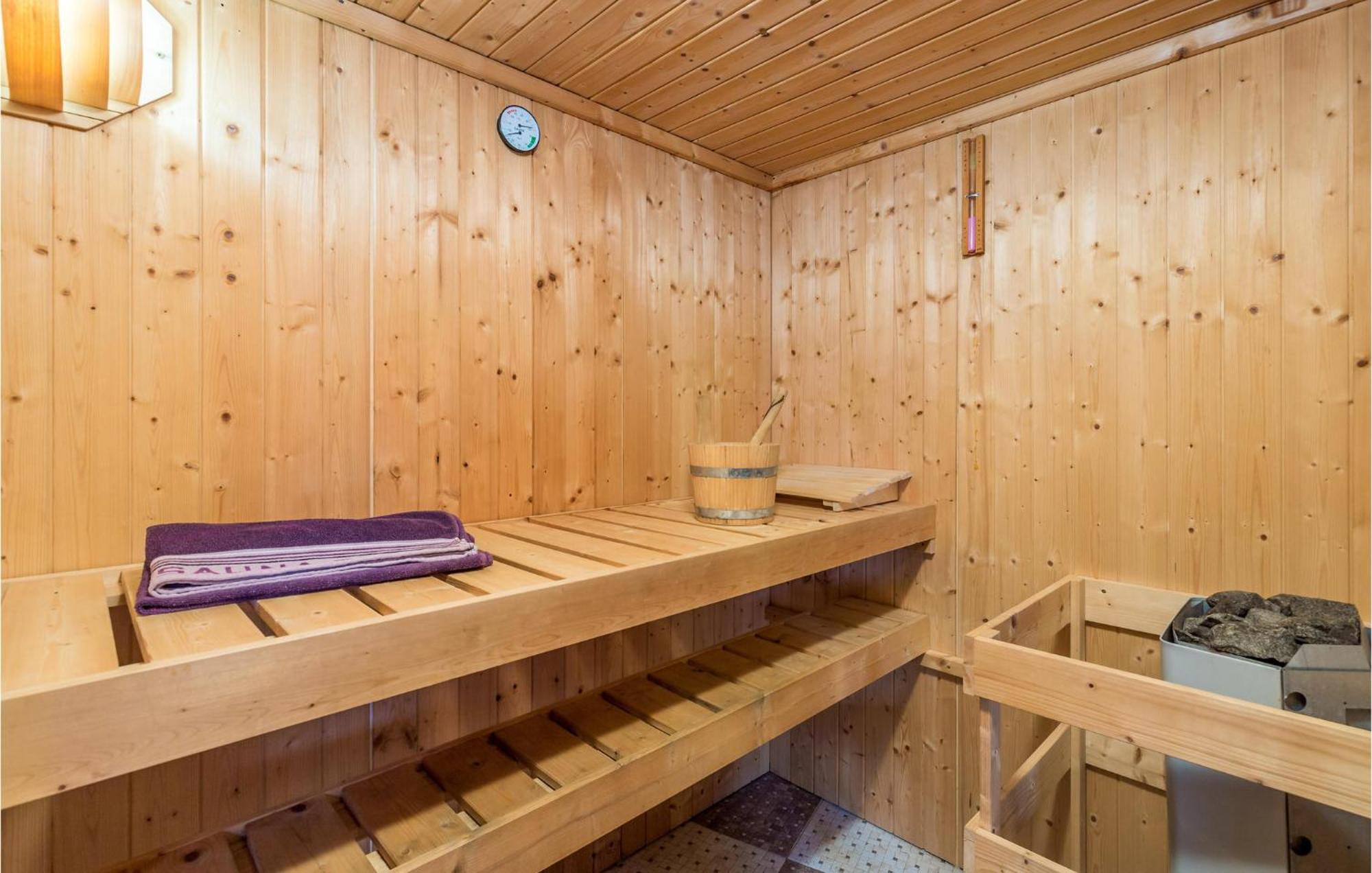 Gorgeous Home In Zgaljici With Sauna Kültér fotó